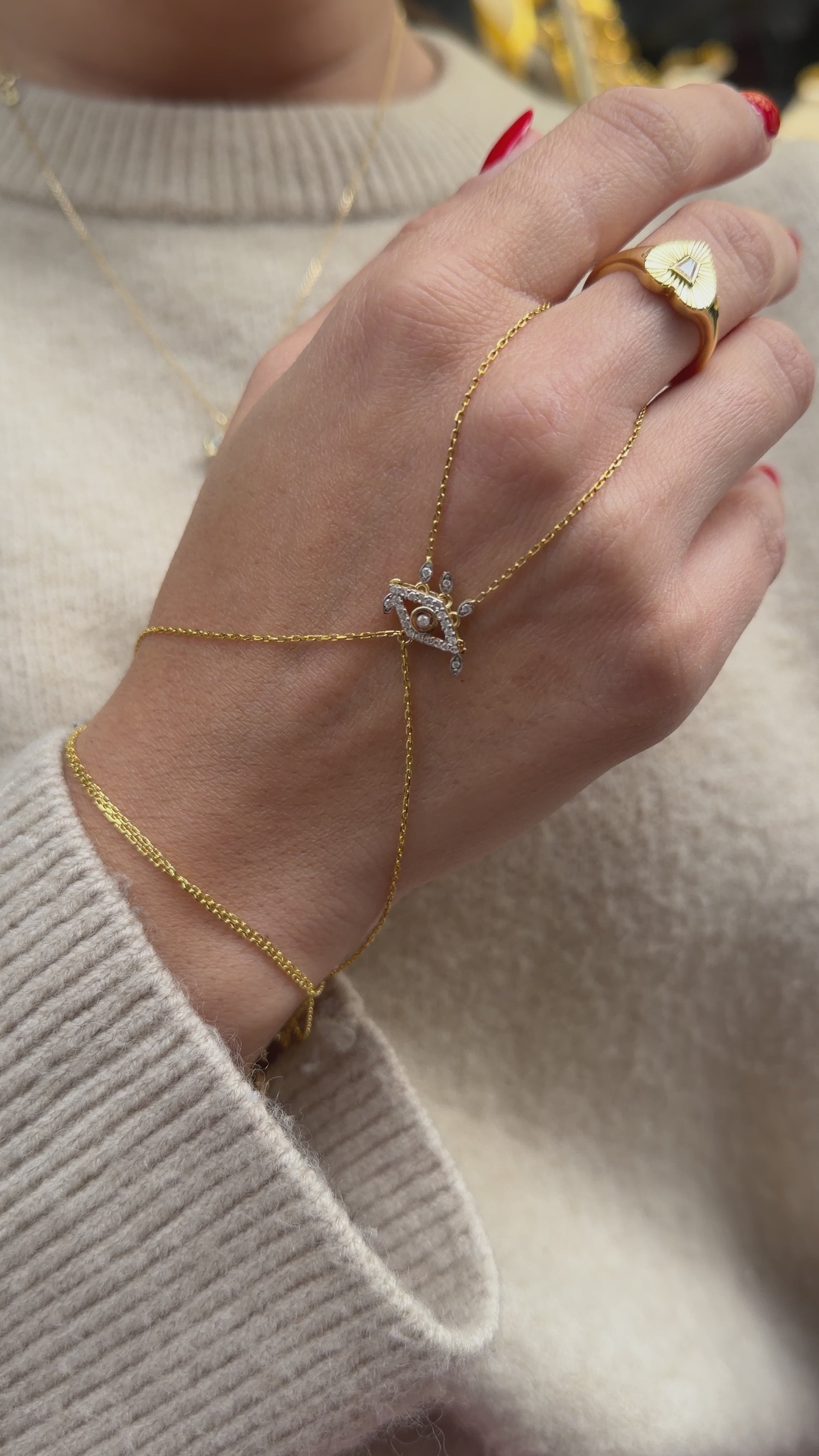 Sallantı Taşlı Göz Şahmeran