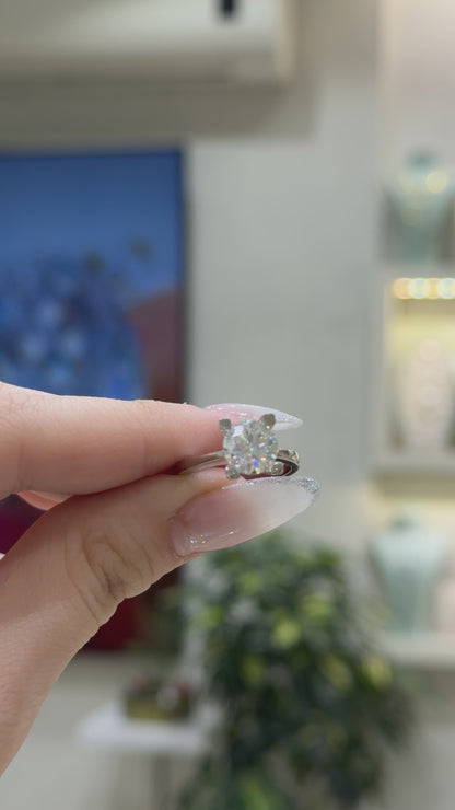 İki Karat Mozanit Tektaş Yüzük