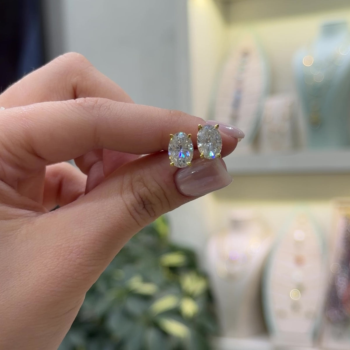 İki Karat  Mozanit Oval Küpe