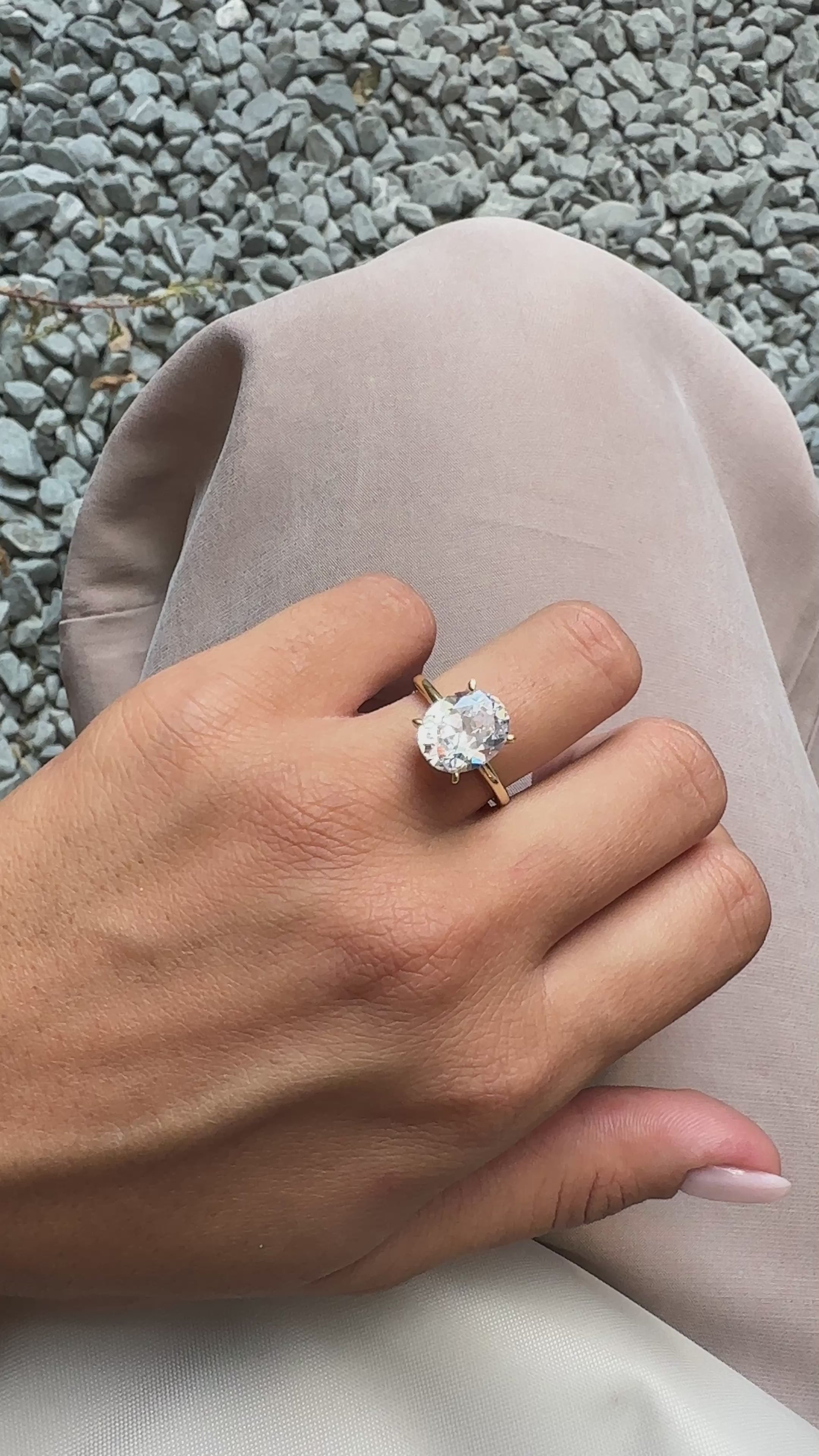 14K Dört Karat Mozanit Oval Yüzük