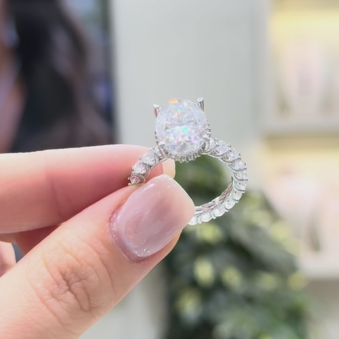 Altı Karat Taçlı Mozanit Uzun Oval Tektaş Yüzük
