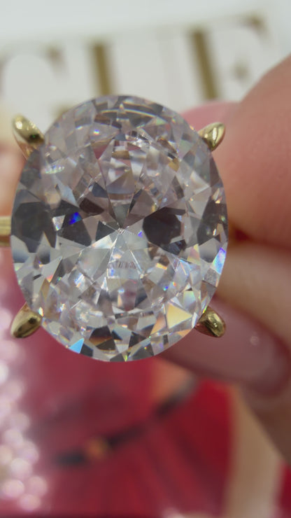 Dört Karat Oval Yüzük