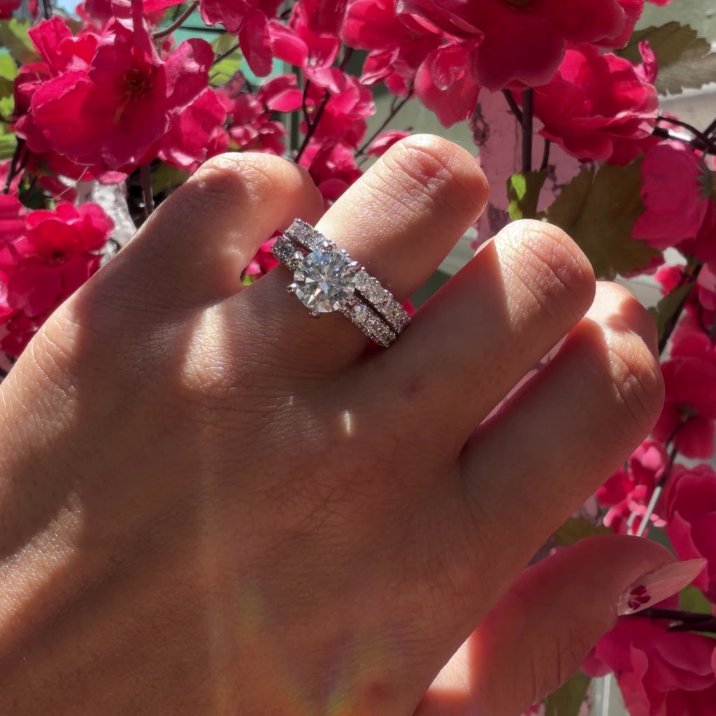 Kleiner Moissanit-Ring mit vollem Band