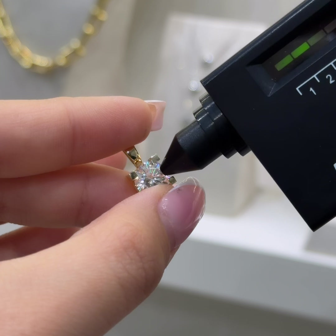 14K Mozanit İki Karat Tektaş Kolye
