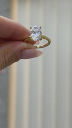 Taşlı Montür Uzun Oval Tektaş Yüzük