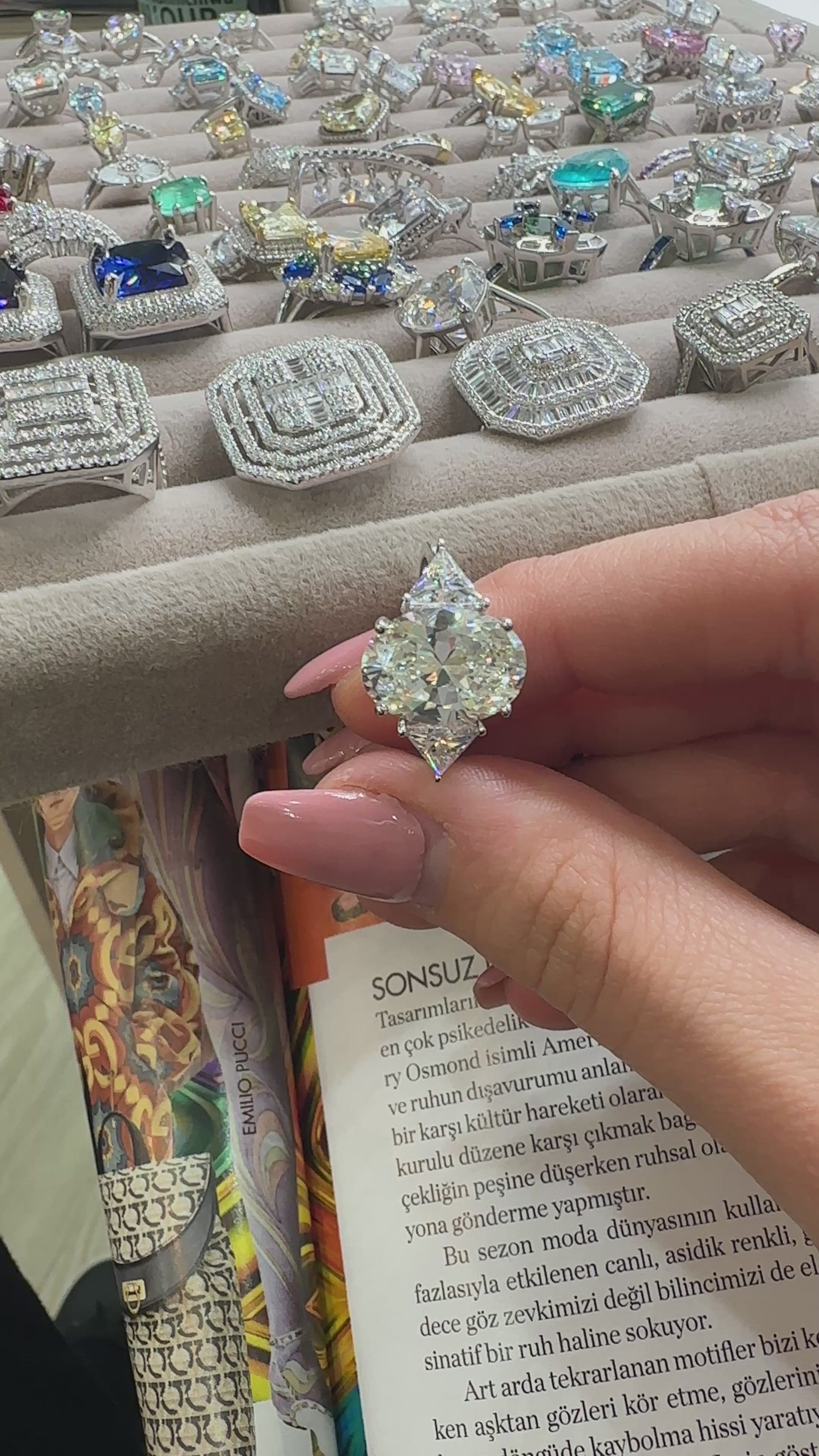 Yanları Üçgen Taşlı G-Color  Yüzük