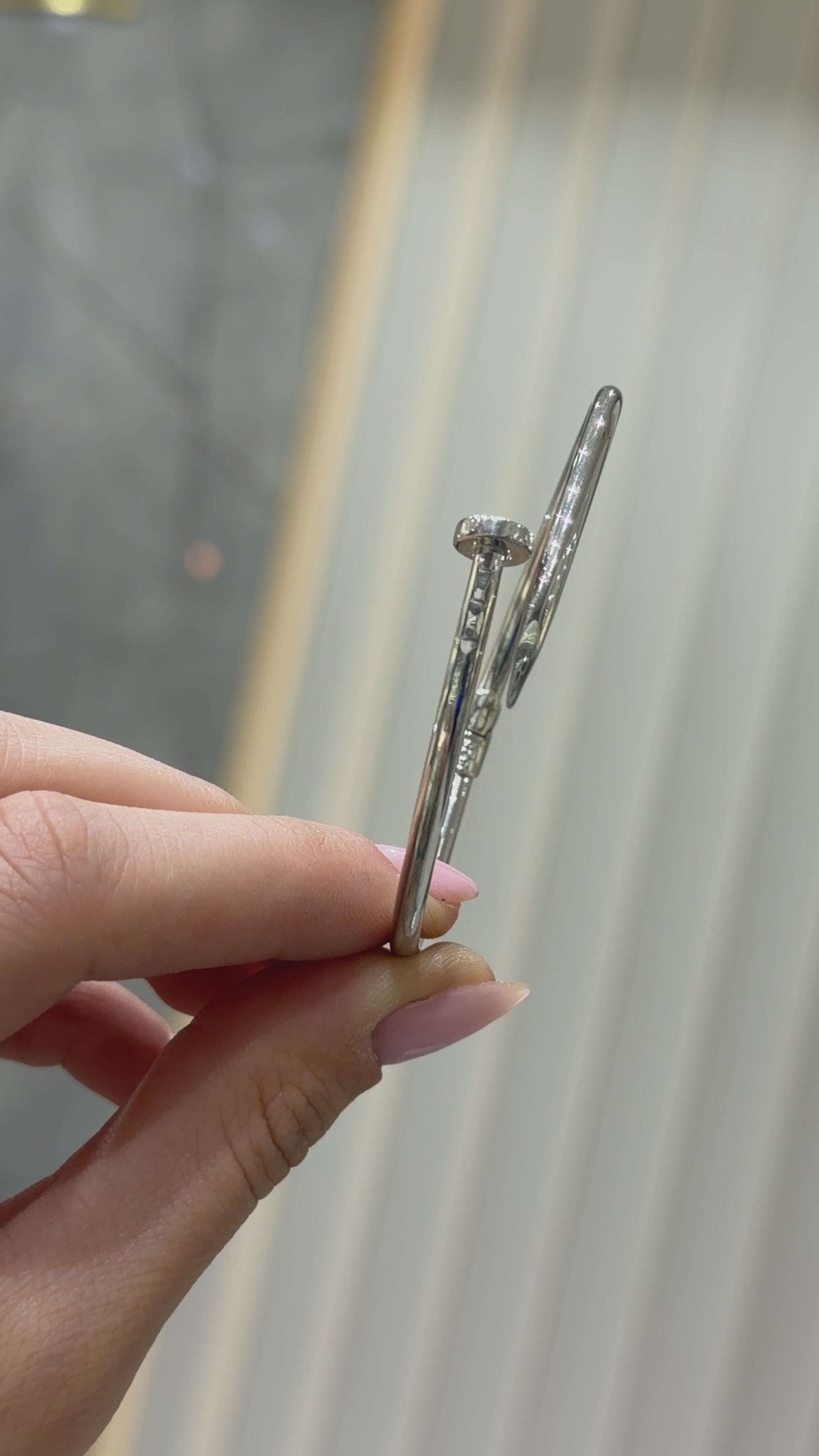 Çivi Model Kelepçe