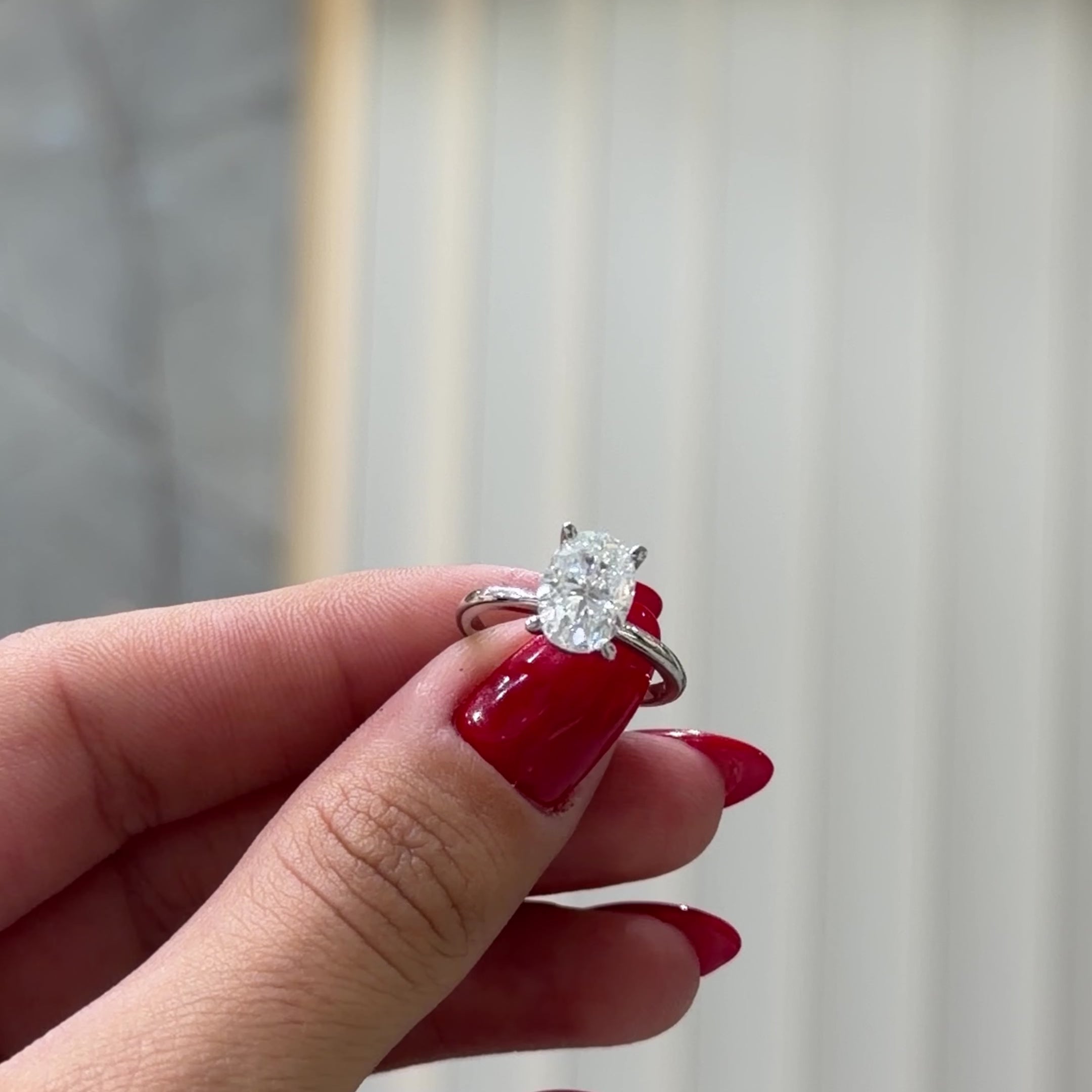 14K İki Karat Mozanit Oval Yüzük