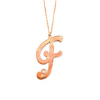 Halskette mit kursiven Buchstaben